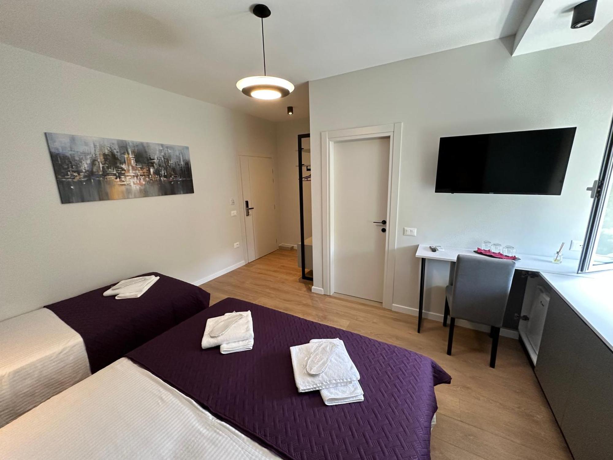Soin Rooms Tirana Exterior photo